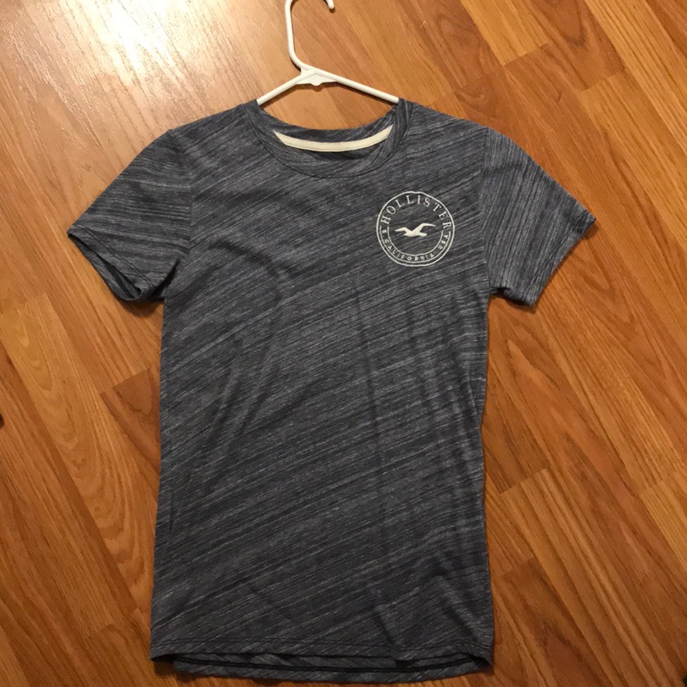hollister t-shirt. never worn